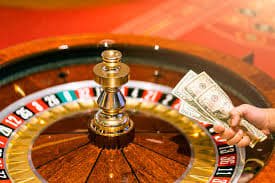 Halaman verifikasi KYC casinolevant dengan kolom unggah dokumen untuk KTP atau paspor